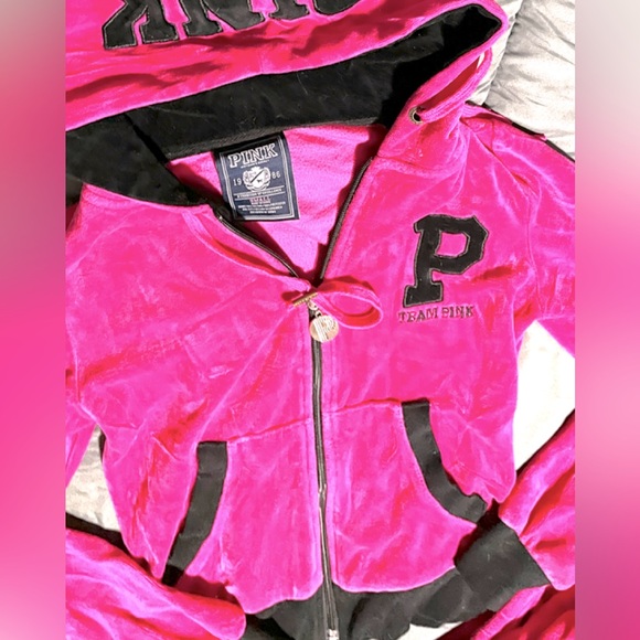 Authentic VS Sweatsuit one of a kind - Picture 6 of 15